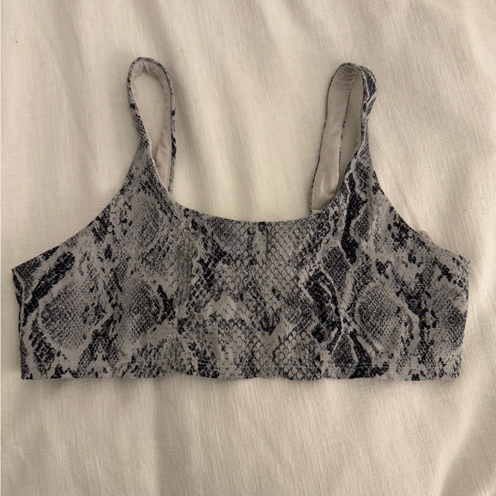 Alo Vapor Snakeskin Bra - M